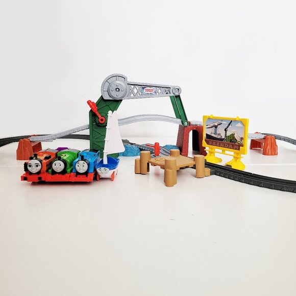 Thomas & Friends Trackmaster Bridge Lift Thomas & Skiff with Percy and Nia - Picture 1 of 8